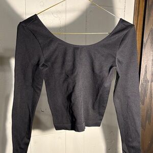 Black Stretchy Women's Long-Sleeve Semi-Crop Top
